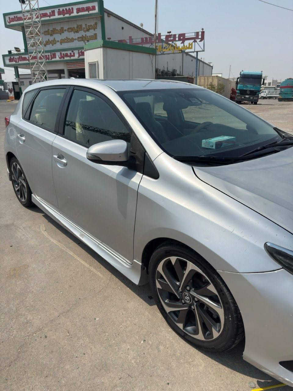 كورلا im  2018 هاتشباك سبورت رياضي محرك 1800  كير رياضي مثبت سرعة رادار تعديل مسار ويل المنيوم شاشة لمس  وضعية قيادة سبورت كاميرا خلفية مرايا شفط ماشية 124كيلومتر الضرر خفيف بنيد فقط رقم بغداد مشروع وطني بأسمي تحويل ثاني يوم العنوان البصرة الزبير 
رقم الهاتف ***********
السعر130 $ وبيها مجال البصرة, العراق
