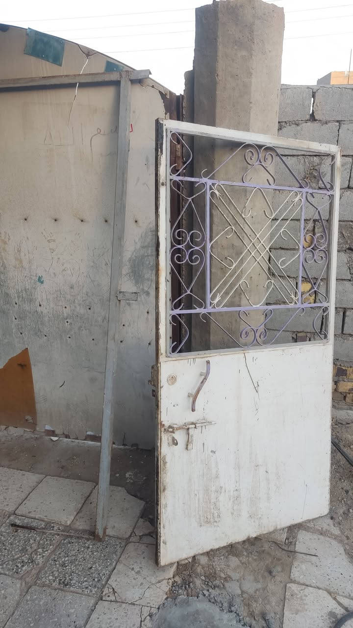 للييع  ابوب 2 وشبابك 2 قيم بل يرضى الله تسكلم درجه اولى يردلهن فقط صبغ
مكاني بابل حله قرب جامعه بابل ***********
