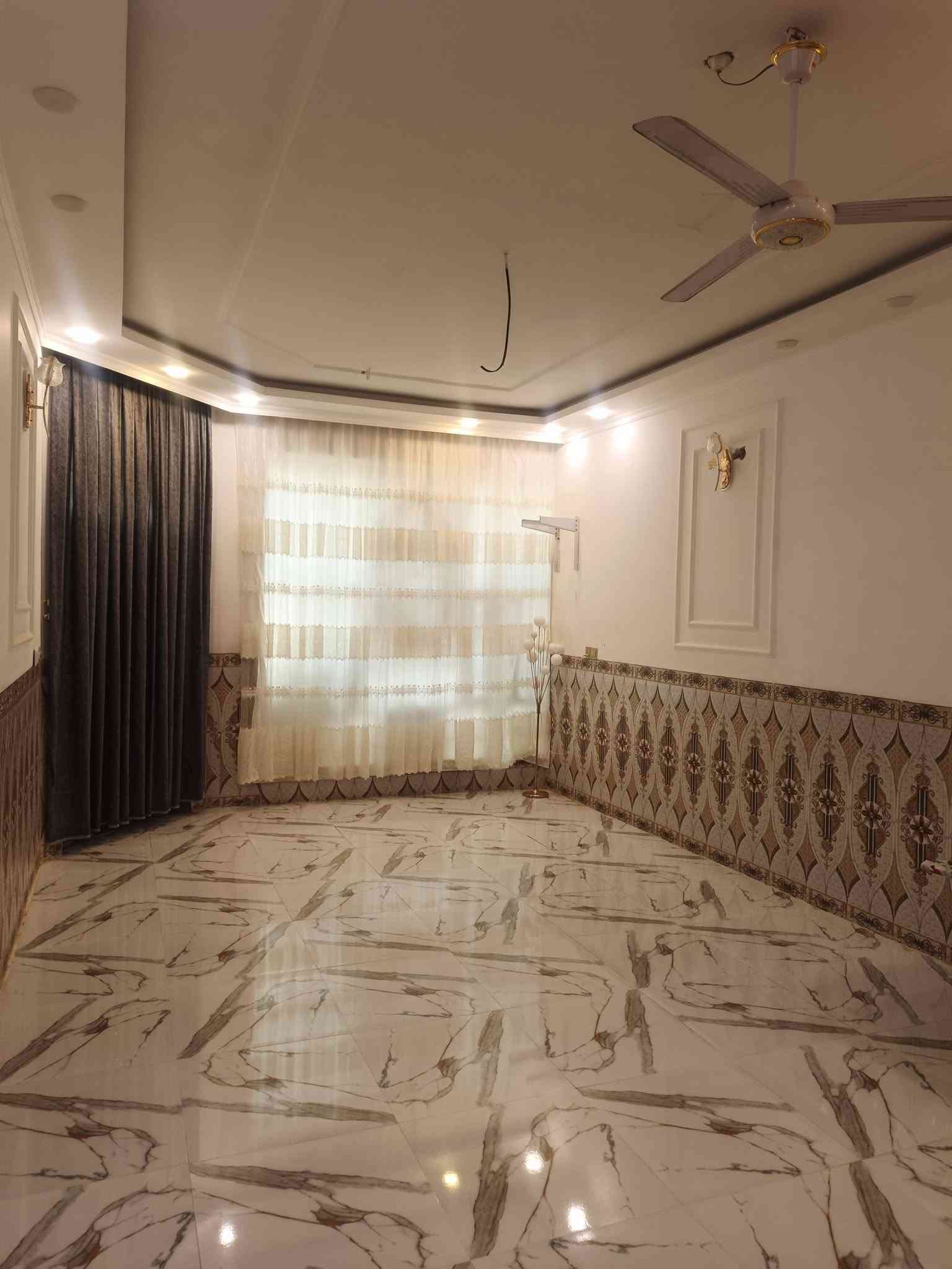 دار للبيع المساحه ٢٠٠ العنوان شارع طليبات بيت حديث جاهز للسكن للاستفسار الاتصال ***********

