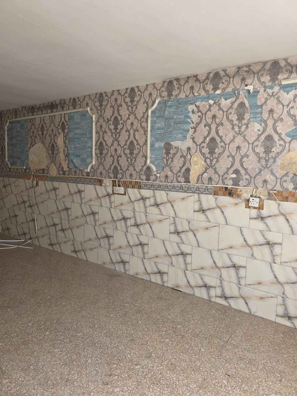 طابق ارضي مساحته ١٦٠
يحتوي على ٣ غرف نوم
يحتوي على صحيات حمام
يحتوي مطبخ حار بارد
يحتوي على هول كبير
ويحتوي على خطار صاله ضيوف
مكانه الشعله شارع ٦٠ مجمع النور الطبي
البيت قريب شارع العام
كامل مكمل كهربائيات صحيات
واير سحب هم بيه
صخان
جيب غراضك واكعد بيه
السعر ٤٥٠
للتواصل ***********
