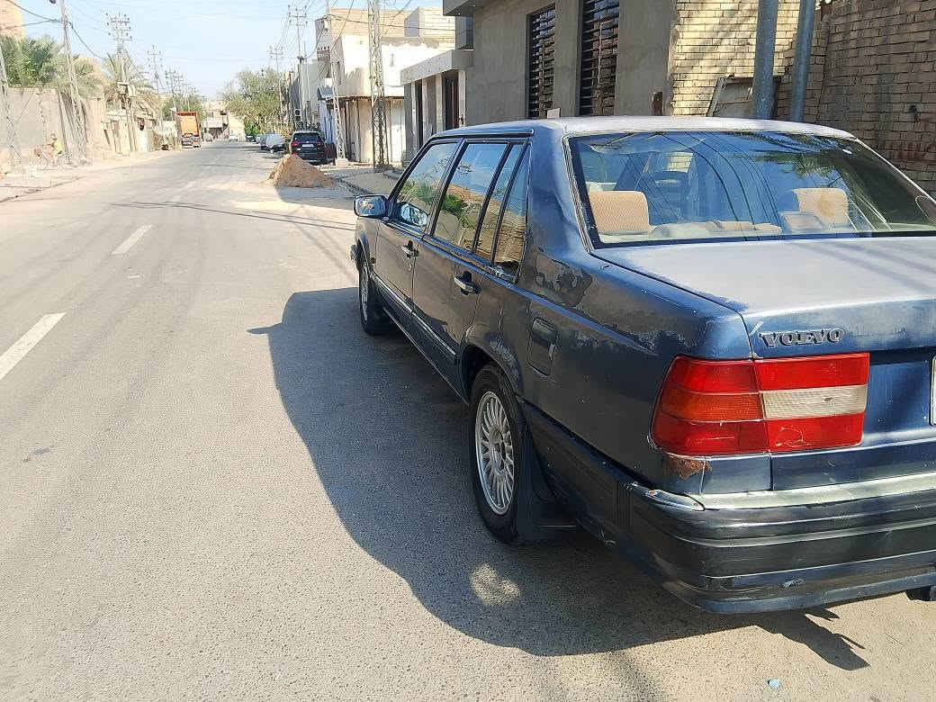 السلام عليكم
فالفو موديل1992 كير ومحرك بطه جدد ترايك وين متريد  الكهربائيات كله شغاله بلادي فقط الدشبول بيه كسور، الرون كيلو متر بانزين كله شغال للاستفسار *********** السعر 30 وبيه مجال. النجف, العراق
