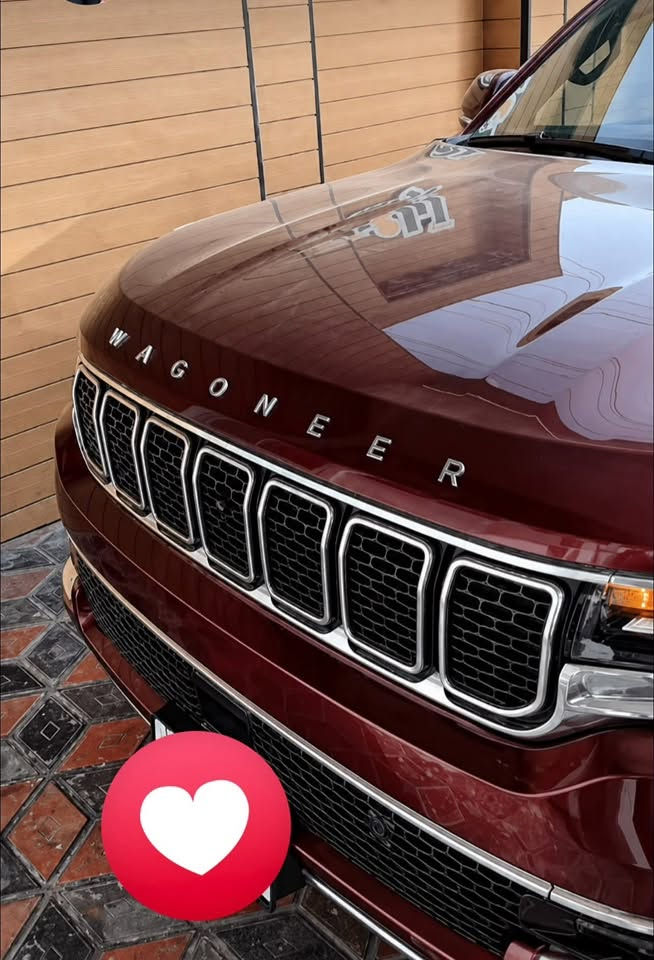 🚘 للبيع Jeep Wagonee 2022
⭐ المواصفات والمميزات:

* محرك V8 قوي
* دفع رباعي 4×4
* ممشى 19 ألف ميل فقط
* داخلية جلد أسود
* مقاعد كهربائية
* ذاكرة للمقاعد
* تدفئة وتبريد للمقاعد
* شاشات ونظام ترفيه متطور
* شاشة وسطية كبيرة
* نظام صوتي فاخر
* كاميرا خلفية وحساسات
* مثبت سرعة
* تشغيل بصمة / تشغيل ذكي
* دخول بدون مفتاح
* باب خلفي كهربائي
* تحكم كهربائي كامل
* أنظمة أمان ومساعدة للسائق
* مساحة داخلية واسعة جدًا
* 3 صفوف ومقاعد مريحة للعائلة
* تصميم فاخر وحضور قوي

📍 الموقع: البصرة

✅ كفالة عامة
✅ كفالة من الصبغ والحوادث والغرق
✅ السيارة نظيفة جدًا
✅ ممشى قليل واستخدام شخصي

💰 السعر: تواصل خاص

***********

📩 التواصل للجادين فقط
