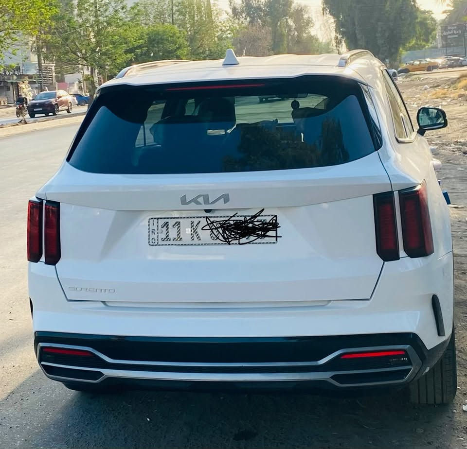 السلام عليكم
سورنتو 23امريكي 
محرك 2500
سياره ماشية 45كيلو
كير محرك مكفول 
سيار بسمي 
حادث بصيط 
المكان بغداد 
وتساب ***********
سيار جديد اي نقص مابيه
