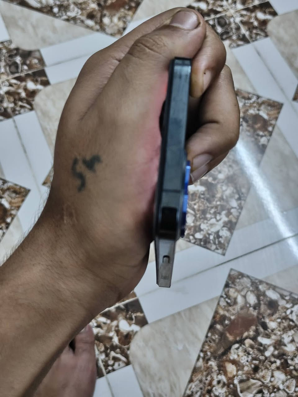 سلام عليكم عندي ايفون 12برو ماكس
البيع مبدل شاشة زايد بطاريه جهاز أي عيب مابي كله شرط وأي فاي كاميراته سماعات كله شرط سعره 290شراي يخابرني يرهم مراوس ***********
