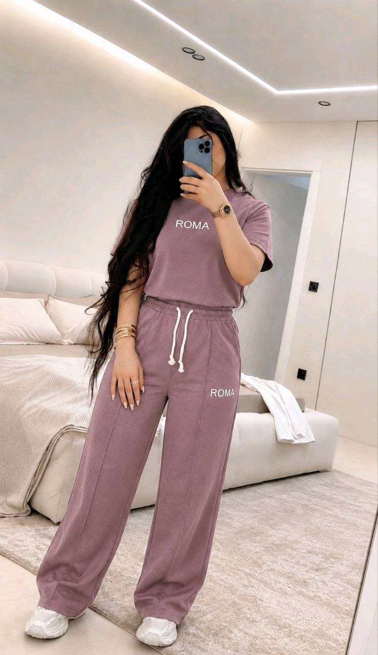 🇮🇶🔥 الجودة عنواننا دائماً 🔥🇮🇶  
✨ تراك نسائي بناتي 2 قطع سادة — قمة الأناقة والراحة 😍 لوك ناعم وعصري وتفاصيل أنيقة تضيف لمسة أنوثة جذابة بكل تفاصيله 💕

🔹 نوع القماش:
قطن بوليستر تركي + قطن، مريح، وخفيف على الجسم
✨فصال مرتب وجودة عالية عالفحص✔️
القياسات :-✨  يلبس من وزن 50 الى 75 كيلو ✔️ 
السعر 15 آلف 🔥🔥 
🚘يوجد خدمة توصيل لجميع محافظات العراق ٤ الاف🚘