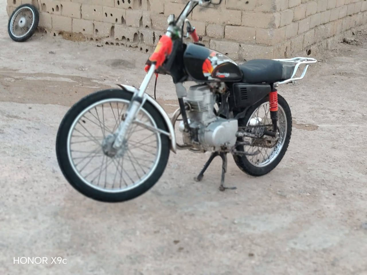 دراجه للبيع اوراق سعر خاص فقط واتساب***********
