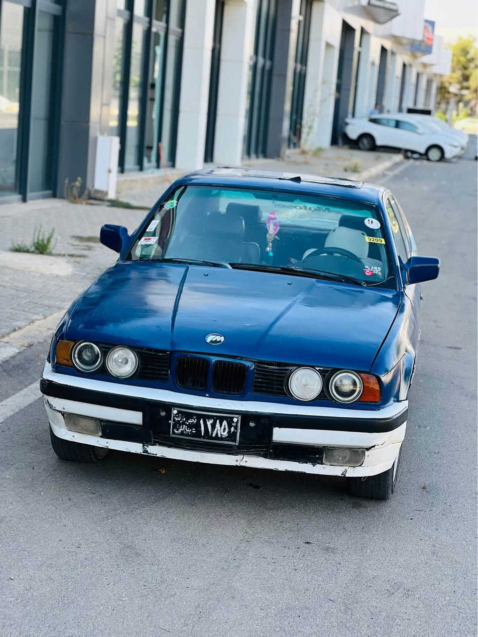 BMW 525 🖤 مۆدێل١٩٩١
گێروومەکینەی بەشەرت مەزبووت 
گێری عادییە ئاڕمی پلاستیکی سلیمانییە .
سعری ١٥ $$$$$ کەمێ معآمەلا 
تایەو ویلی سپۆڕت. 
شوێن سلیمانی 
ژم.***********
*********** السليمانية, العراق
