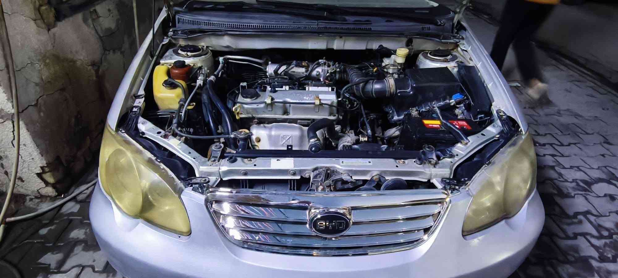 byd f3 2013
مكفوله گير ومحرك 
تخم تايرات 
كهربائيات شغاله
شاشه عرض
طخه بالباب الخلفي ومعمره 
نضيفه رقم بغداد خصوصي
***********

نص مكتوب في الصور:
- n_6rx