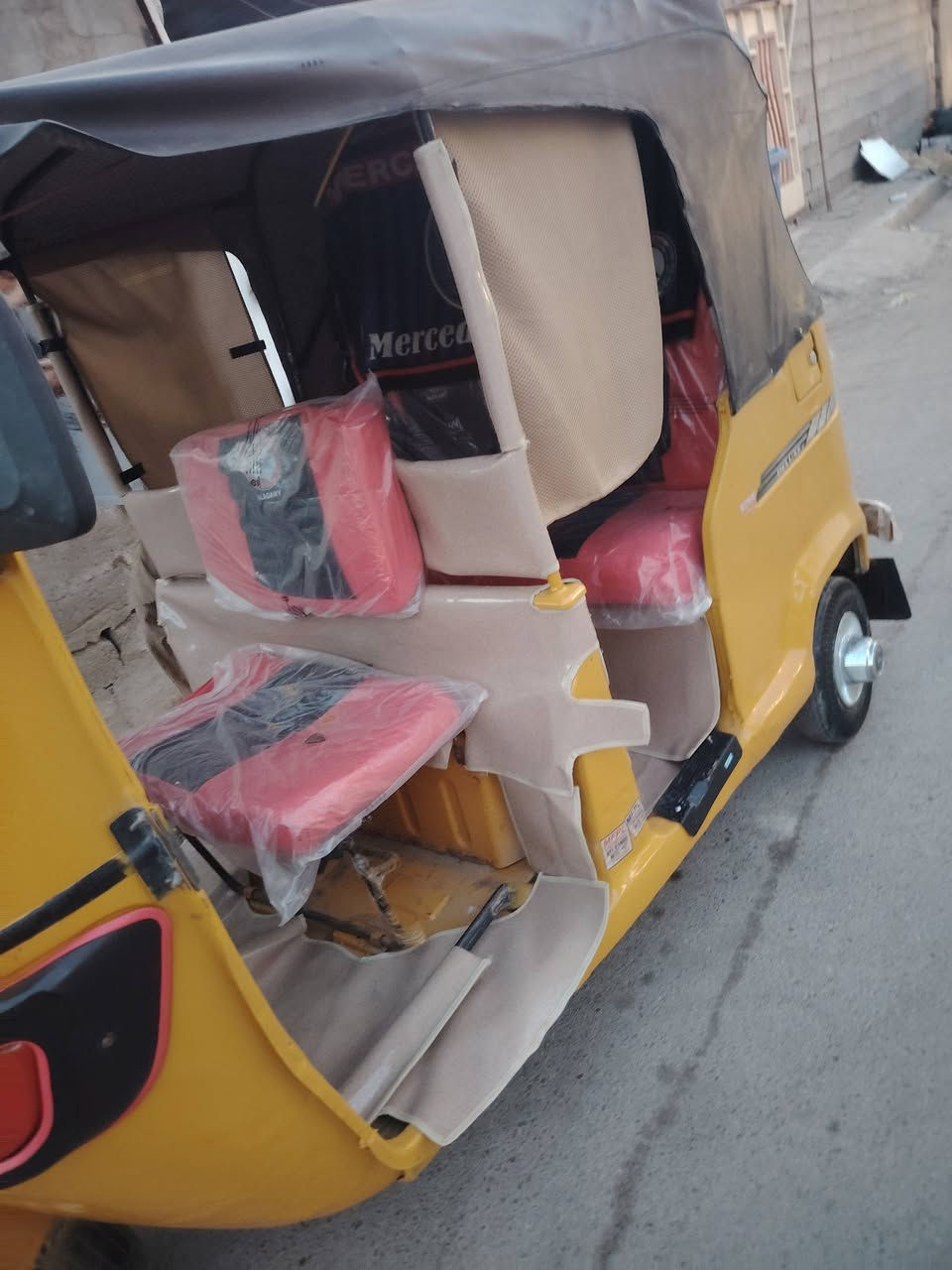 لدكلي شبيها مابيها اقره تفاصيل يلا تتصل
تكتك TVS ✅

موديل 19 شهر 12   يعني 20 رقم و سنوية نكليزي تحويل مباشر نفس اليوم ✅

 هزة جديدة✅

كشنات ودوشمة  وكاعيات بردات  جانبية كلة جديد ✅

مكينه 26 قبل شهر نشدت ممفتوح بيها برغي مكفولة  ✅

لايتات زنون ثلجي عالي ناصي  اشاير دبل إشارة شغال✅

كبات جديده ✅

سفريات ثقيل ✅ 

مصبوغة عام ✅

قمجيات كير أسود +ابيض  جديد بنزات عنابير جديد ✅ 

كهربائيات كلها شغالة ✅ 
تكتك كبل للشارع ربع مذب عليها ✅

السعر 5850  بيها مجال لشراي✅ 
تكتك مال جناي يشتغل على باب الله 
  ميعجبك المنشور علق تعليق مثل وجهك الطيب ودعيلنا بالرزق الحلال 
وكلشي بسعره ♥️ 

مكاني بغداد 
***********
