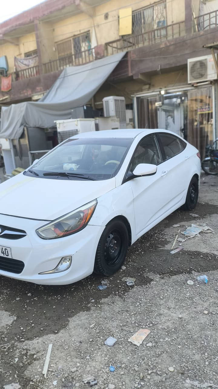 سلام عليكم  حبايبي هونداي اكسنت  امريكي  سياره الف و600 ضرر بنيد وجاملغ بي بارد بدون صبغ أما باقي لسياره كفاله عامه كير مكينه جديده مكاني بابل شراي يتصل***********
