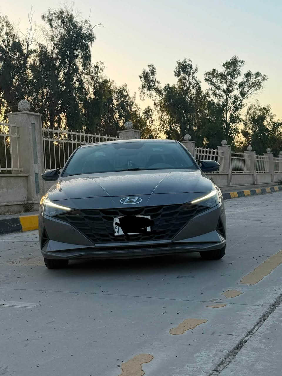 سلام عليكم للبيع فقط بدون مراوس 
النترا 2022 نص فول (sel)
حادث جاملغ خلفي بدون أرباك بدون دواخل  
موصفات بصمه أبواب بصمه تشغيل 
تشغيل عن بعد
تحكم ستيرن 
رادرات جانبي وخلفي
توقف ذاتي بيها
تثبيت سرعه 
مانع انزلاق 
صندوق ذكي عند الاقتراب 
دخول ذكي 
ماشيا 81 ألف
بيها منظومة غاز 
أريد تفاصيل اكثر   والسعر 
يتصل عل رقم الهاتف 
***********
***********
