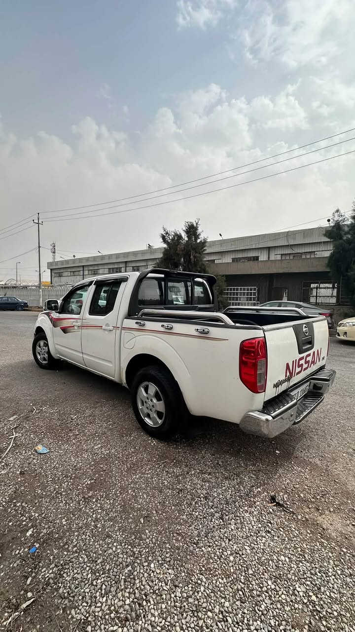 نيسان نفاره • ٢٠١٢ • بدون صبغ