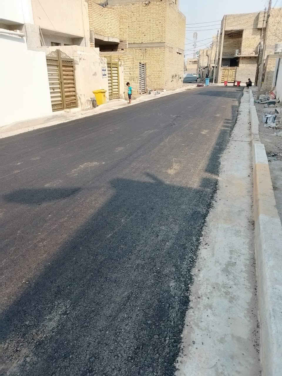 سلام عليكم بيت للبيع في منطقه ضباط ثانية زراعي مال بلديات المساحه 150متر قاطين يحتوي على اربع غرف نوم طابق الارضي غرفتين صاله حمام مطبخ حار مطبخ بارد استقبال كراج صحيات كامل بناء درجه اولى جديد معنى الكلمه طابق ثاني غرفتين صاله حمام سطح مطبك شتاكر كامل بيت جديد متعوب علي بمعنى الكلمه فرع كامل رصيف ومي ومجار كهرباء تبليط مي شرط بدون ماطور يصعد تجي وتشوف بعينك موقع كلش حلو قريب على شارع وقريب عله مدارس وسوك بيت سعر مناسب سعره 136بي مجال اي استفسار عن الرقم ***********
