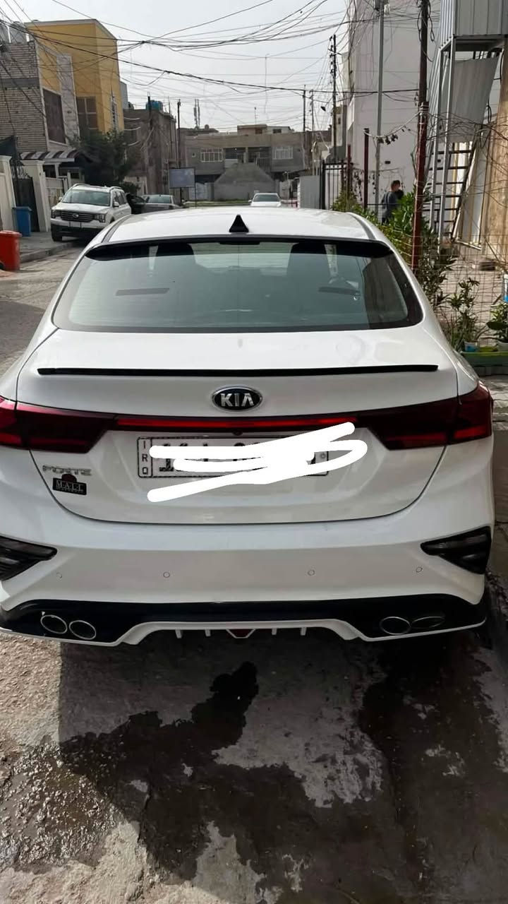 كيا فورتي موديل 19 رقم بغداد محرك 2000دوش سياره جاهزا كلشي مابيهه حادثهه جاملغ خلفي وربع من لباب سعرهه 125   —-***********.
