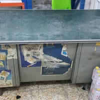 ميز حديد • تكمة • نضيف