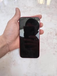 ايفون 13 عادي ذاكره 128 بطاريه 74الضهر مكسور والشاشه مفطره ومبدله  فسي...