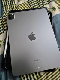 ايباد 11 برو • يحتاج شاشه • واتساب