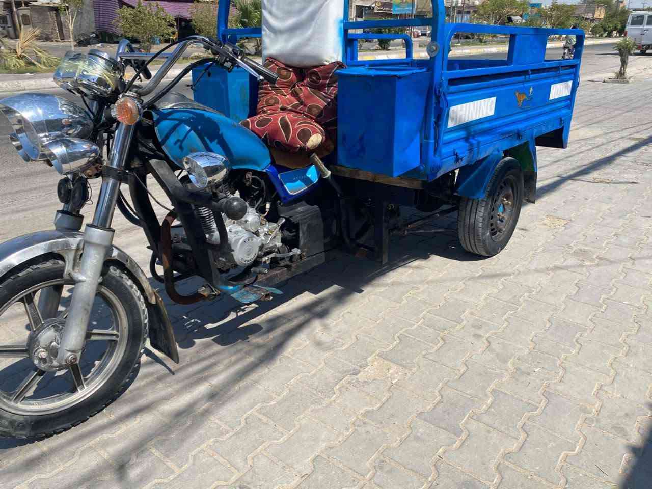 سلام عليكم ستوته البيع موديل 18محرك25ستوته مكفوله كفاله عامه نضيفه وجاهزه اوراق اصولي بسمي مكاني كربلاء الاستفسار اتصل بل رقم ***********
