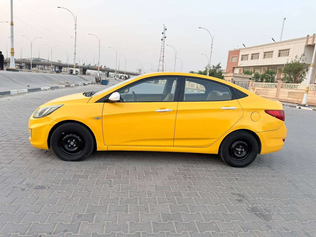 السلام عليكم
اكسنت مديل 2013
خليجي 1600
مكينه وكير حداديه
تخم تاير تبريد مصفره هيئه وغرايم 
هزه جديده 
جاهزه مانقصه شي 
رقم قادسيه نكليزي 
هزه جديده 
مكان لسياره السماوه المركز 
السعر 73 وبيه مجال 
لاستفسار ‏‪***********‬‏
