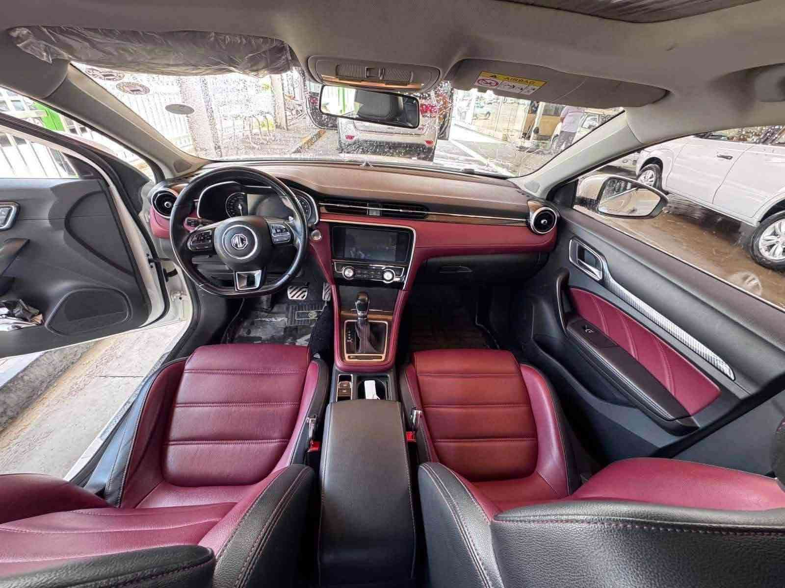 🚗 للبيع MG6 موديل 2022
المحرك: 1.5 لتر تيربو، 4 سلندر، 
فئة تروفي اعلى مواصفات بيها

ناقل حركة أوتوماتيك (DCT – 7 سرعات)

عداد الكيلو متر 57 كم

المواصفات:

استهلاك بنزين اقتصادي.

فتحة سقف

مقاعد جلد 

مقعد سائق كهربائي

تكييف أوتوماتيك / ثنائي المنطقة

نظام صوت مع بلوتوث + USB

وسائد هوائية 

مثبت سرعة

Auto Hold 

هاند بريك بصمة

نظام مراقبة ضغط الإطارات

كاميرا خلفية 

حساسات أمامية وخلفية

مرايا جانبية كهربائية مع إشارات LED

بصمة تشغيل 

دخول ذكي بدون مفتاح

إضاءة LED نهارية

السياره مكفوله بدون ضرر وبدون صبغ وجاهزه
رقم بغداد ابئسمي
رقمي***********
