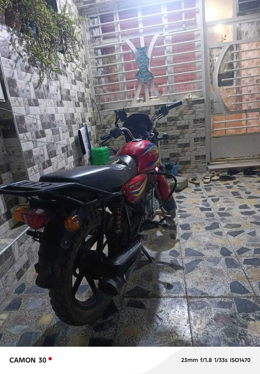 سلام وعليكم دراجه بوكسر 
كفاله من سرقه 
موديل ٢٠٢١
مكان 📍بغداد الغزاليه 
بس اوراقه بيه نقص 
رقم ***********واتساب مفتوح 
راسني وبيك خير ودلل❤
