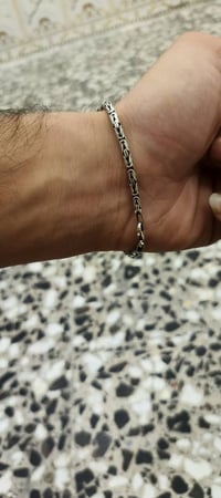 سوارات ثنين فرعوني وزنهن ٢٣ونص غرام قفلهن ٧٠مكاني بغداد ام الكبر والغز...
