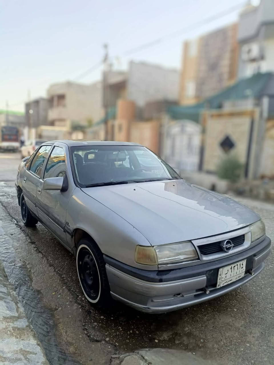 اوبل حجم 20 موديل 91 رقم الأماني كاربون بانزين كير اوتماتيك جامات كهربائي صبغ جماليه كير ومحرك شرط السياره ماتصرف عليها ربع  السعر 43 وبيها مجال شي قليل/ ***********
