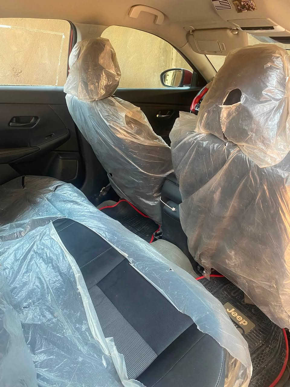 سلام عليكم 
نيسان سنترا موديل2025 sv معروفة مواصفاتها بصمة شاشة حساس رادارات اوتو ستوب قيادة ذاتية تحديد مسار ٣ وضعيات قيادة السيارة وارد امريكي استيرادها وتصليحها على ايدي حادثها خفيف بدون تبديل بدون دواخل صبغ فقط خشم البنيد مثل ما موضح بلصور 
سعرها ١٣٨ وبيها مجال مكاني ديالى بعقوبة
***********
