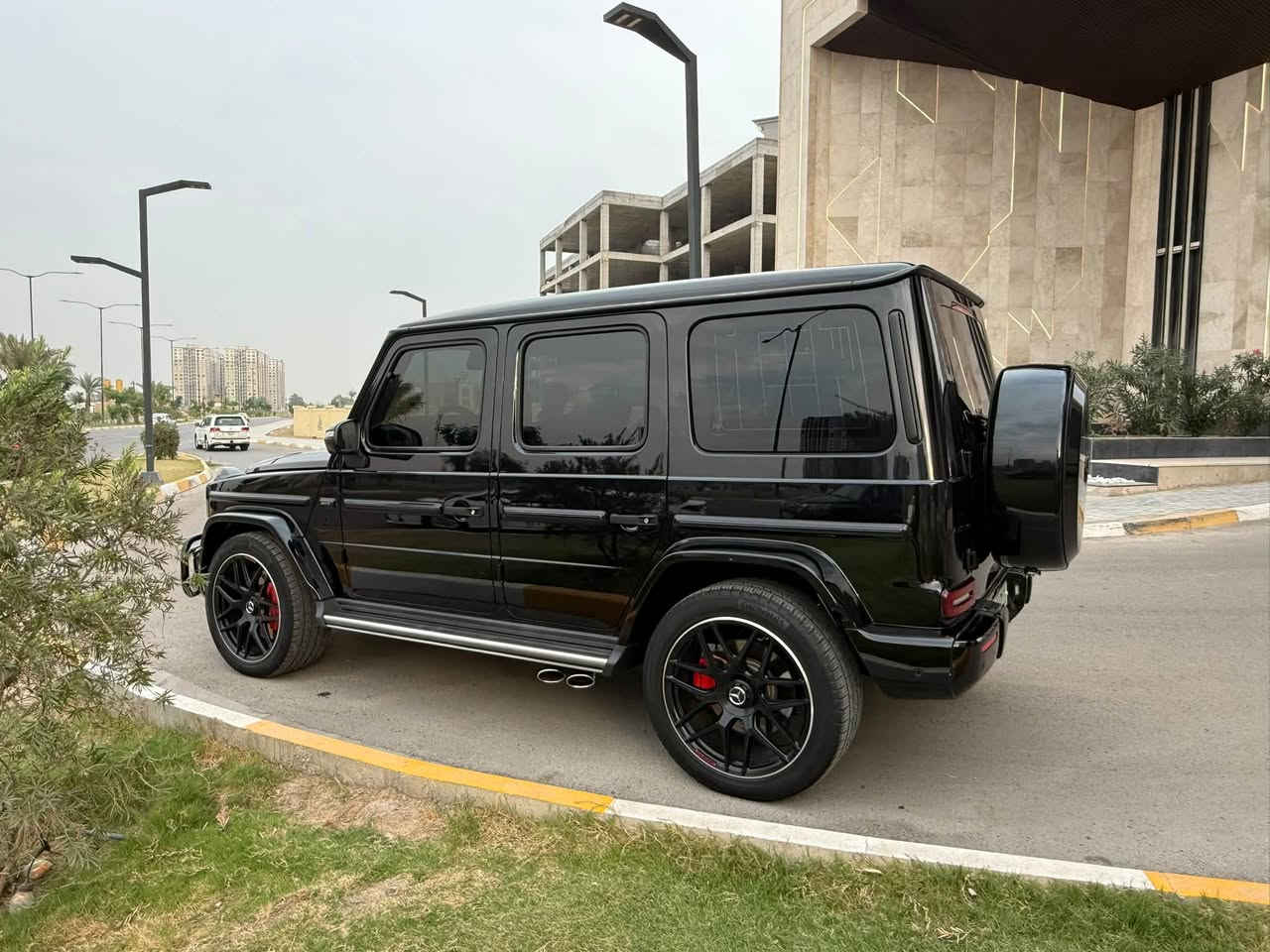 سلام عليكم مارسيدسجي 63 وكاله BCM سيارة مكفوله كفاله عامه من كلشي مغلفه BBF بالكامل ادشن 1 نايت بكج  سيارة مابيها اي ملاحظة شرط الفحص بعدها بالوكالة مكاني بغداد الكرخ للاتصال ***********
