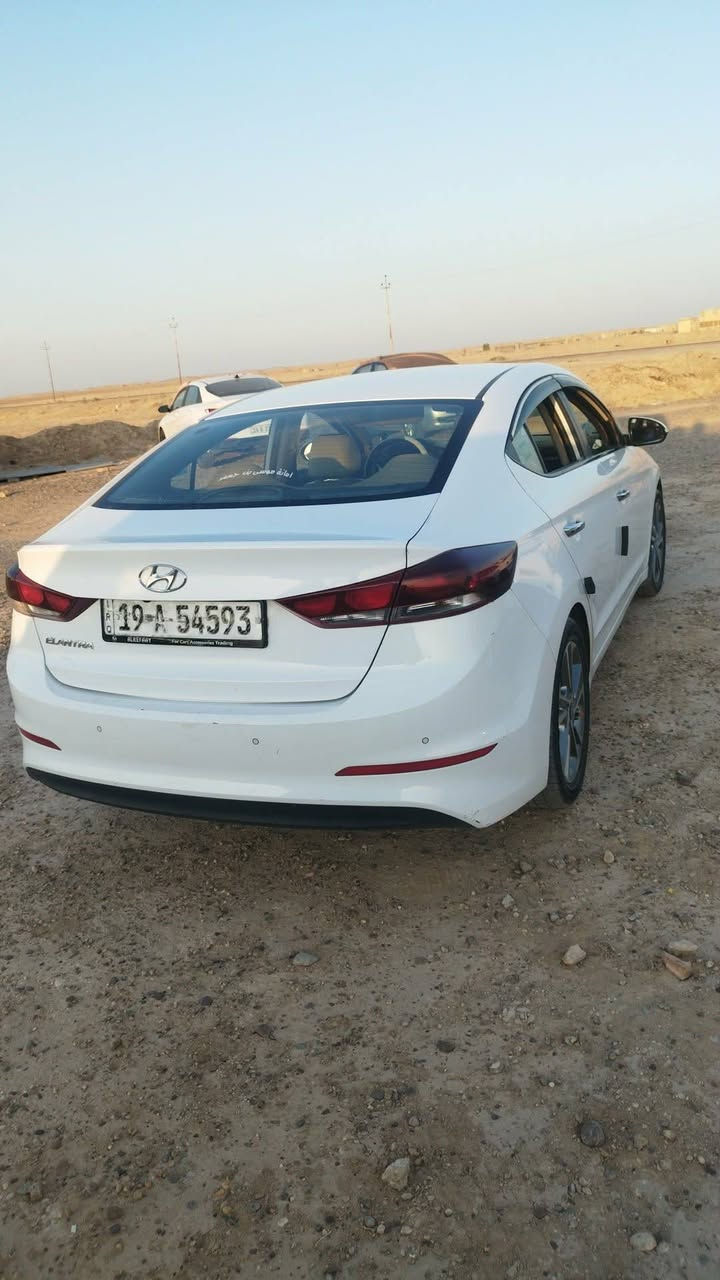 السلام عليكم لنتره للبيع موديل 18سوبر فول عده البصمه بيه 3قطع جالغ كدام وبنيد وجلغ الخلفي وبيه ضربه مو قويه كدام عله جهته جاملغ،المكان النجف الاشرف كوفه 120 بيه مجال قليل ومستعجل عله بيع ***********
