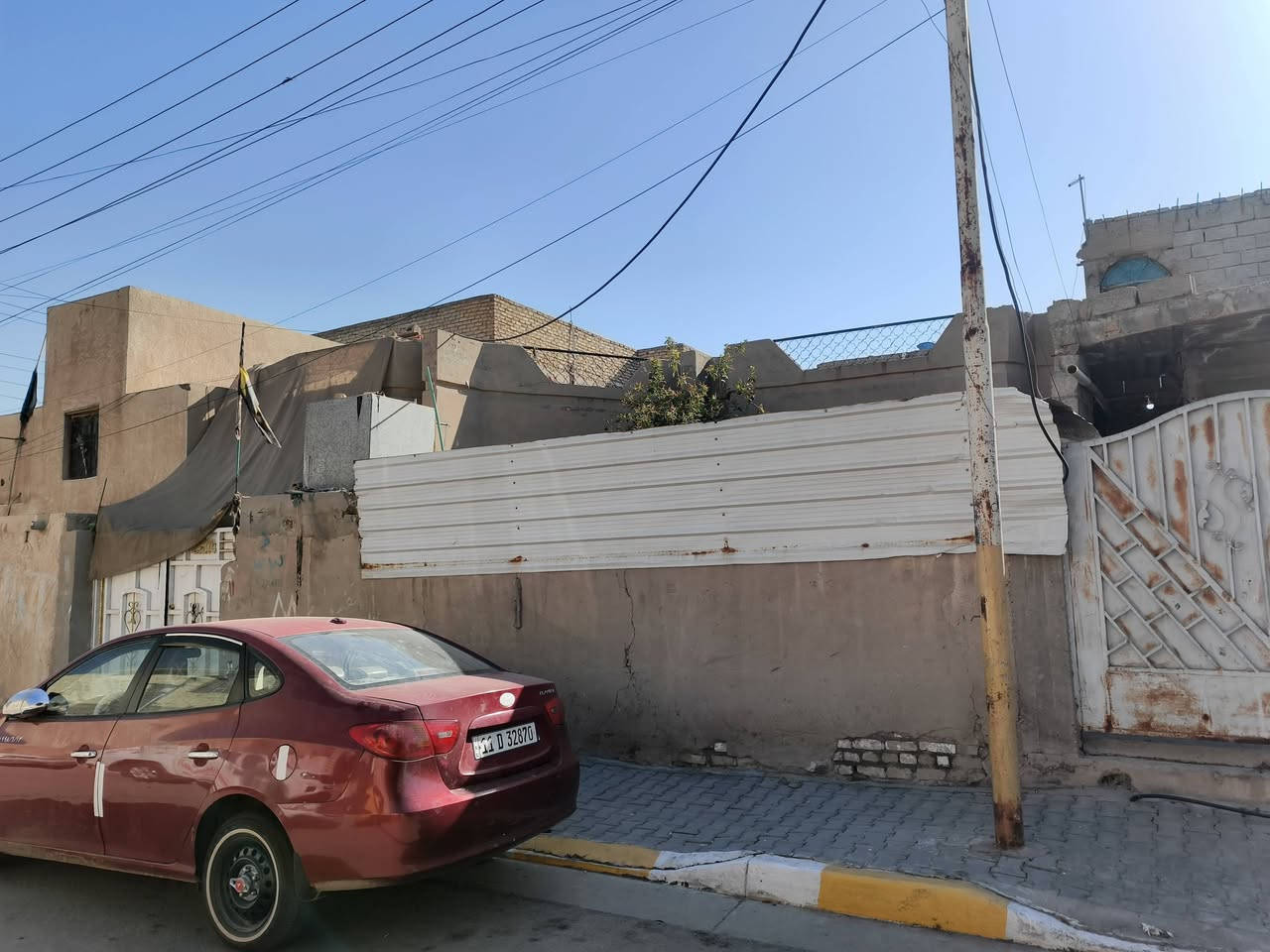 سلام عليكم بيت للبيع مساحه 210متر طابق واحد 
الموقع بغداد الحسينيه الراشديه بدايه شارع الجريخي قرب جامع (الامام الحسين ع ) الاستفسار الاتصال بل رقم ***********
التوضيح بل فيديو

