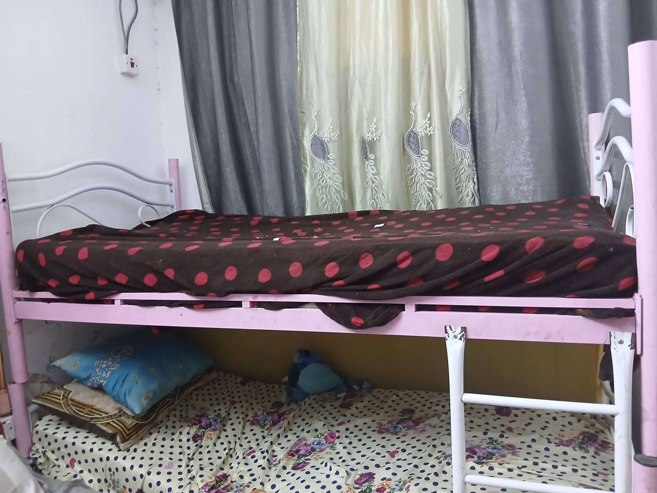 السلام عليكم جرباية طابقين مع الدواشك مابيهة ضرر ب٧٠ الف وكاروك طفل نفس هاي الصورة بالضبط مابي ضرر بس مفتوح حتى البراغي كاملةب٤٠ بغداد رئاسة العبيدي ***********

