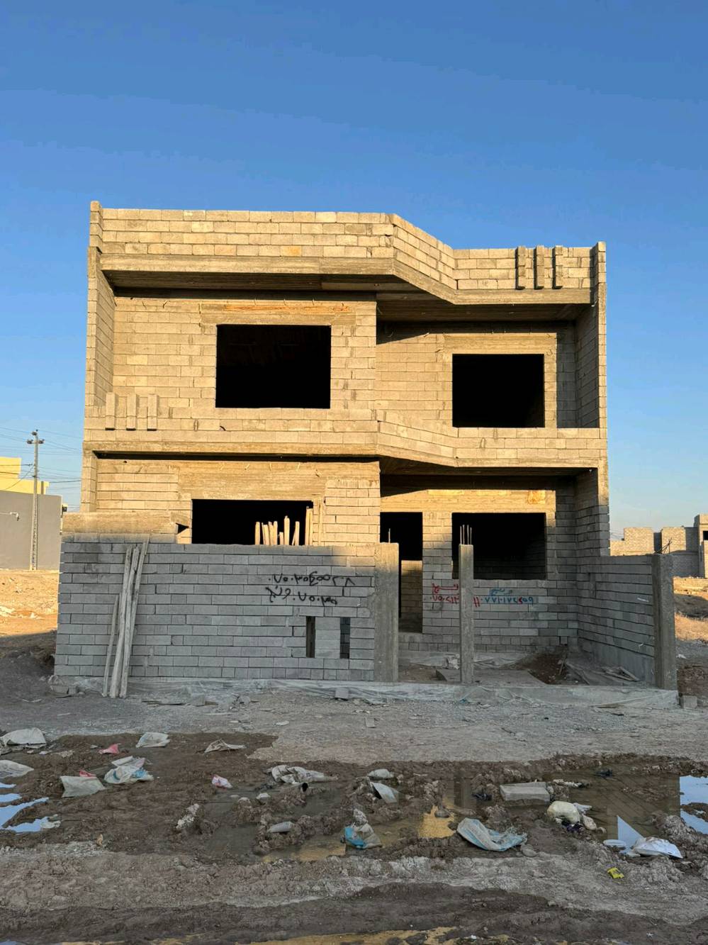هيكل طابقين • ٢٠٠م • الملايين الثانية