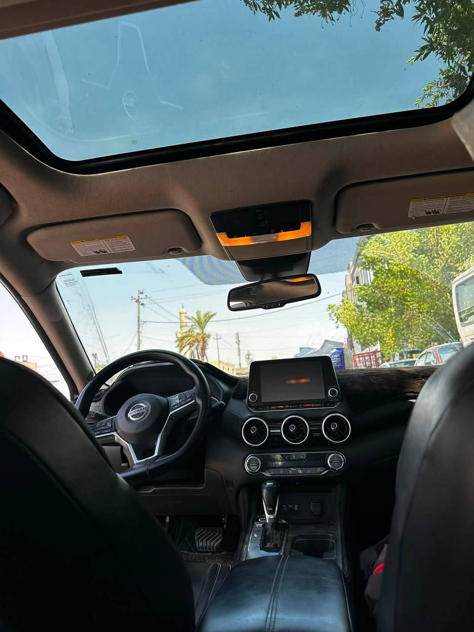 السلام عليكم
2021 NISSAN SENTRA SR PLUS
للبيع 
السيارة فول الفول اعلى فئة بسنترا SR بلاص 
 تو كلر 
الموديل: 2021
المسافة:45mi

حادث السيارة : حادث خلفي وموجوده صور 

السيارة نظيفة ومنصوبة احلى من الصور بهواي

المواصفات:
بصمة تشغيل + بصمة ابواب 
تشغيل عن بعد 
تحكم ستيرن كل الجهات 
شاشة حجم كبير + كامرة دوراة
ابل كار بلي واندرويد اوتو 
فتحة سلايد روف
لايتات زينون عالي ناصي وليد اشارة ونهاري 
اشارة بلمراية + حساس بلمرايا جانبية 
كشنات جلد +تدفئه
5كامرات 360 درجة
سستم سماعات BOSE 
ستيرن سبورت حرف D + تدفئة ستيرن 
وثلاث وضعيات للقيادة سبورت +نورمال +ايكو 
رادار امامي اوتو بريك 
رادار جانبي وخلفي +حساسات خلفية 
نظام تحديد مسار للسياقة الاكترونية
قيادة ذاتية 
مانع انزلاق + كروز سرعة 
حجم المحرك 2000 cc
وبعد بيها هوواي مواصفات 
السعر 164 
مكان السيارة بغداد الكرخ  للاستفسار***********
