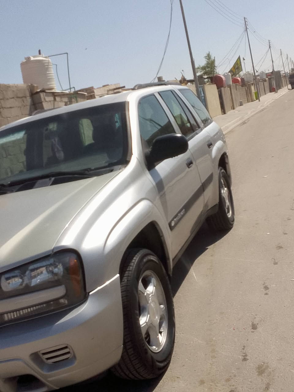 السلام عليكم سياره للبيع ابلايزر موديل2004 خليجي رقم بصره بسمي جديد السعر 85 بيه مجال بسيط رقم الهاتف *********** العنوان بصره الزبير
