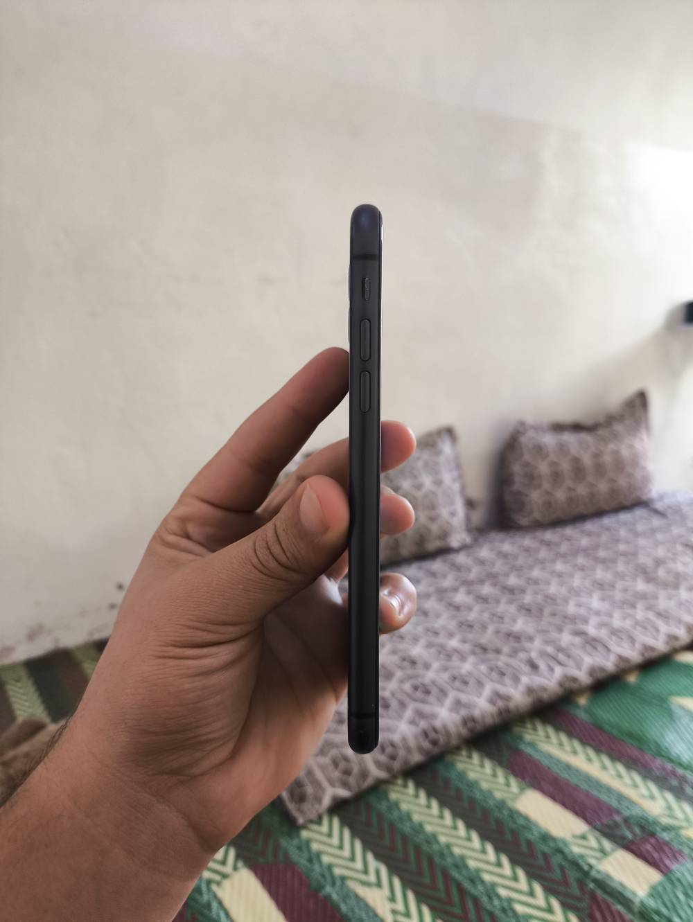 آيفون ١١ • ١٢٨ جيجا • سيم عاطل