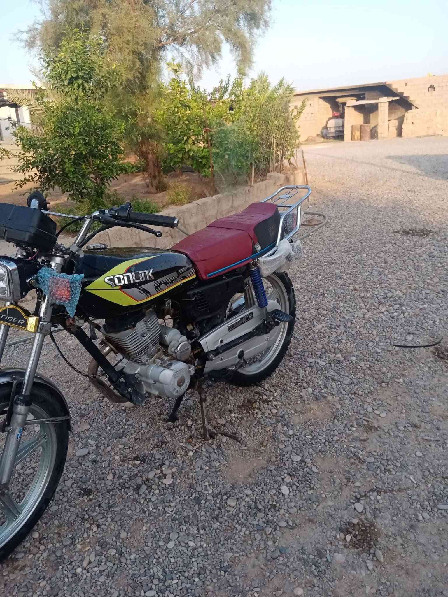 السلام عليكم موطور للبيع موديل موديل ٢٠٢٠ كهربايات شغالة دشبول شغال شاير جديد جوزة جديد نشاط فول سلف شغال السعر ٣٤٠ وبية مجال شوية الاخاص مفتوح او الا تصال على رقم *********** واذ اكو امراوس ب ٢٢ او ٢٣ وانطي فرق قليل هم يرهم
