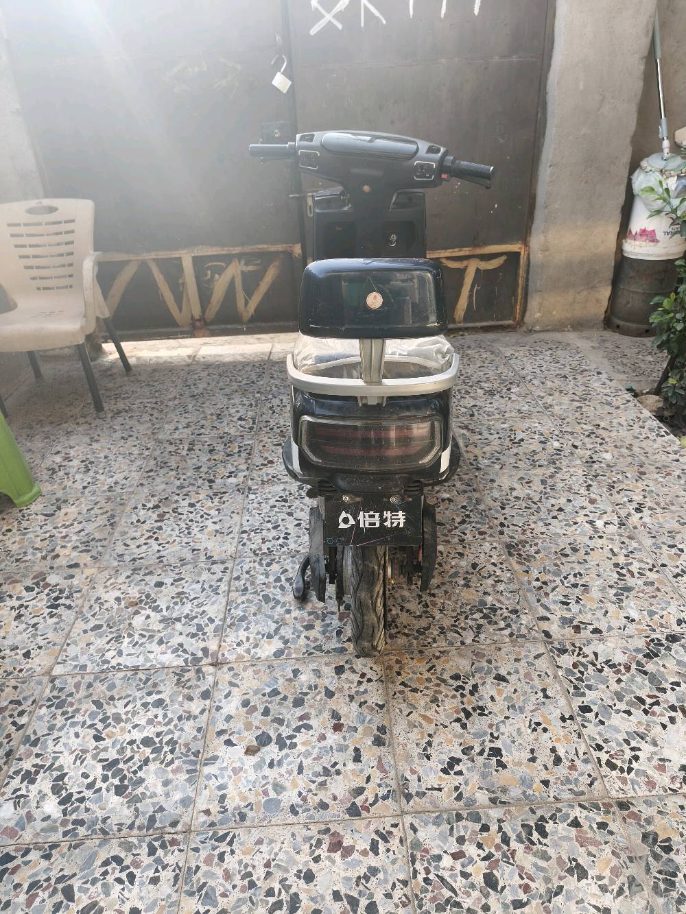 ٦ بطاريات • ٧٢ فولت • سرعة ١٠٠