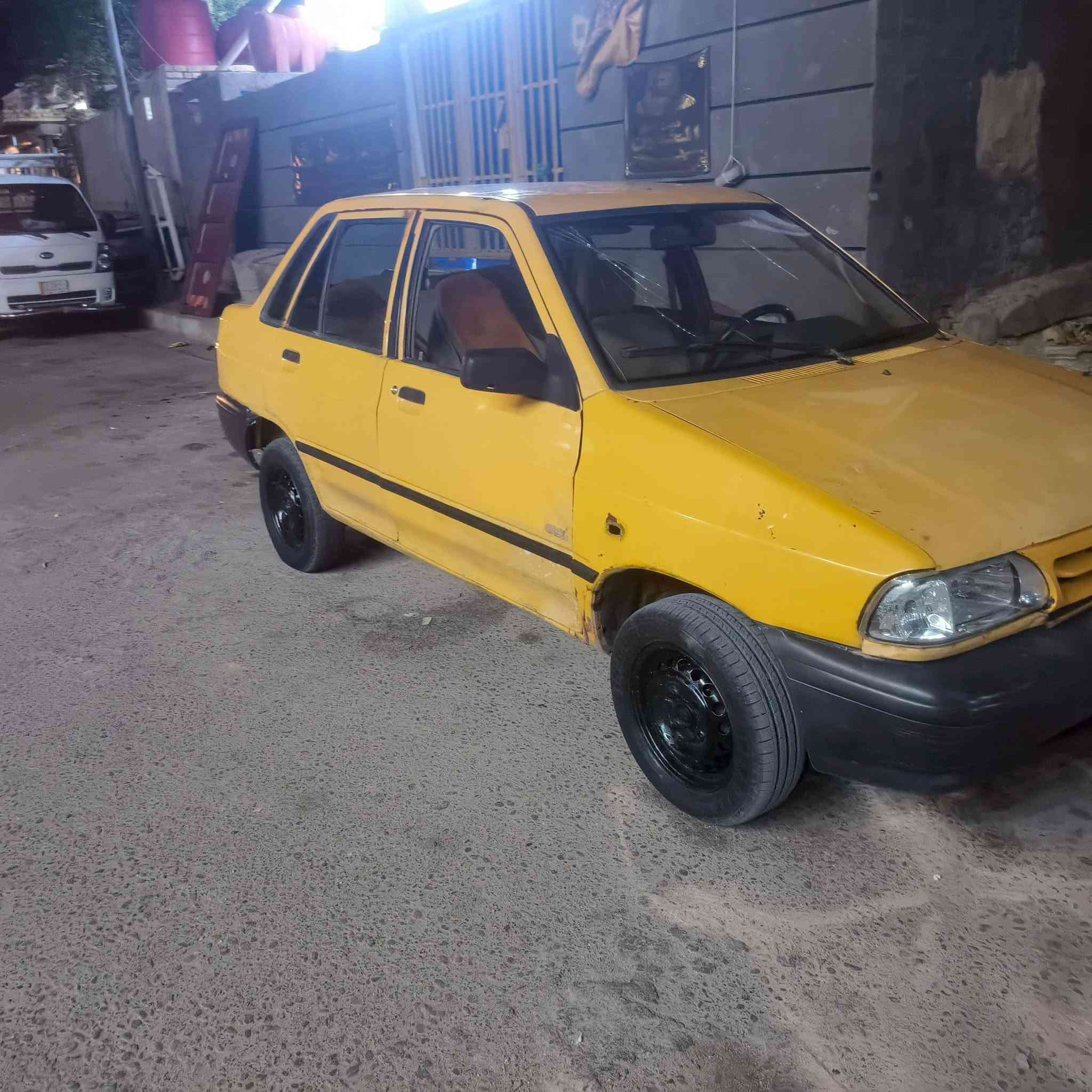 سيبه للبيع مكينه وكير مكفولات سياره حلون ونضيفه انضف من صوره سنويه نافذه ٢٣ تيرات نضاف وحداديه حلوه باتري جديد موديل 11 السعر 13 ورقه ومكاني ميمونه وهذا رقمي ***********
