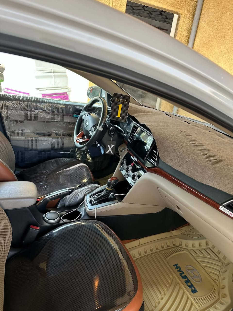 سلام عليكم النترا 2020 خليجي رقم بغداد بسمي ماشيه 150 الف سياره حلوه وكاعده مكان السياره بابل السعر 145 وبيهه مجال باقي التفاصيل اتصال على الرقم ***********
