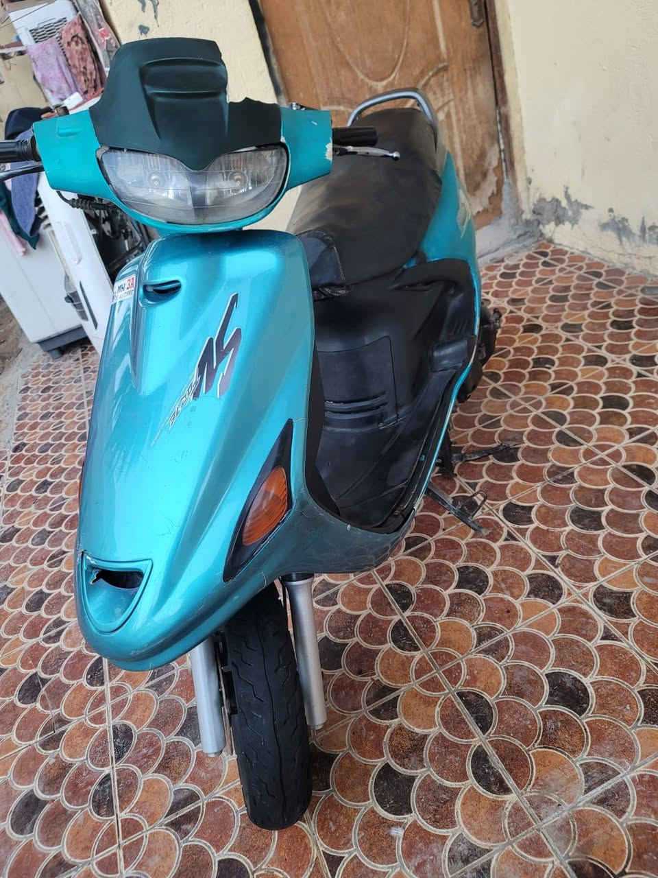 دراجة فراشه فحل للبيع

 مفتوحه مره وحده شلعه ومعدل قويه
سعر 350 وبيها مجال العنوان بابل ابو غرق كلشي شغال بيها 
شاير هورن لايت كله شغال سلف يشتغل بس الباتري كاعد مابي شحن
***********
