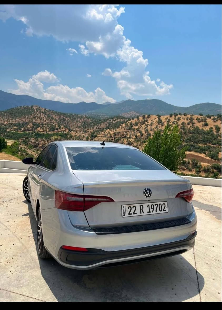 Volkswagen Jetta 2023 S Sport
گێر عادى
یەک بست بۆیاغی هەیە بێ ناوگرتن 
حسابی کلینی لۆ بکە 
رادارو خەتی جادەو 
گێج ئەلیکترۆنی ناو ٨ رەنگە
 رادیتە و لایت و هەموو شتی بیلادیه
نرخی ١٣٠ مەجالەکی زۆر کەم
ژمارە مۆبایل [***********] أربيل, العراق
