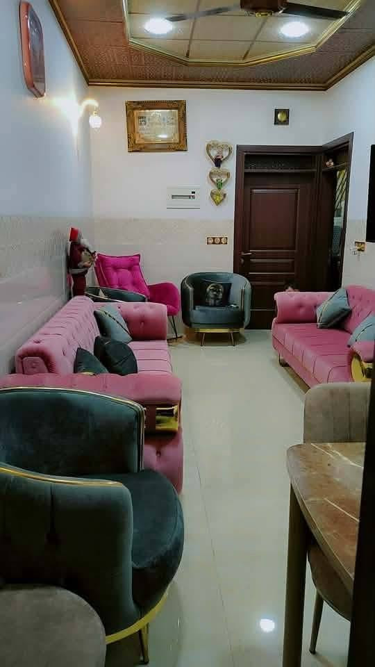 طخم للبيع نضيف حيل سعر 350 مكان حي سماح للتواصل عل رقم ***********
