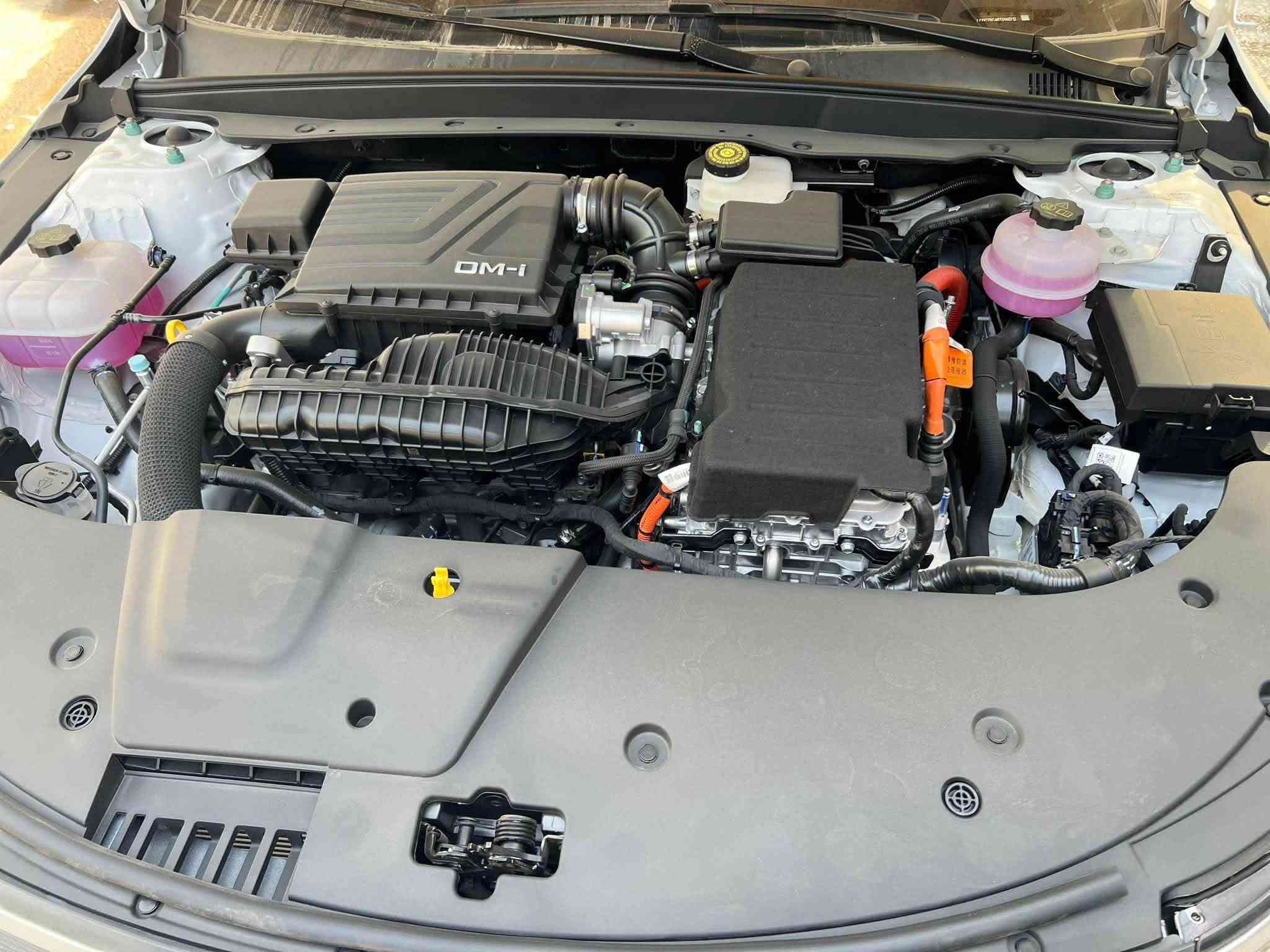 🛑🛑Destroyer دسترويرقم بغداد /مميزز

🛑🛑حجم المحرك 1500cc 

 

🛑🛑بطاريه ليثيوم شفرة byd 

سيارة سيدان مدمجة بنظام هايبرد PHEV 

🛑🛑تجمع بين محرك بنزين هايبرد   بلكن ومحرك كهربائي

🛑🛑 بطارية ليثيوم شفرةbyd تدعم الشحن السريع

🛑🛑 شاشة دوّارة 12.8 إنش بنظام ملاحة وتحديثات OTA

🛑🛑 نظام صوتي بـ6 مكبرات صوت + ميزة الكاريوكي

🛑🛑 حساسات وكاميرا خلفية – مثبت سرعة – مقاعد جلد رياضي 

🛑🛑 تصميم خارجي عصري بمصابيح LED ومقصورة عازلة للصوت

🛑🛑كير ماوس 

🛑🛑اوتو ستوب

🛑🛑حساس خلفي 

🛑🛑شاشة دوارة 

🛑🛑كامراة خلفية دوارة 

🛑🛑اوتو هولد AUTO HOLD 

🛑🛑هند بريك بصمه 

🛑🛑تشغيل السياره بصمه مع

 كارت دخول ذكي

🛑🛑مقاعد جلد 

🛑🛑لايت زينون 

🛑🛑لد نهاري LED

🛑🛑بك لايتLED

🛑🛑3انضمة للقيادة 

🛑🛑مانع تزحلق

🛑🛑مثبت سرعه  Cruise 

🛑🛑تشغيل عن بعد 

🛑🛑شاشة ذكية تدعم جميع البرامج

🛑🛑 سعة الخزان 44لتر  اتمشيك 1200 كم 

               2️⃣0️⃣2️⃣5️⃣
رقم *********** بغداد, العراق
