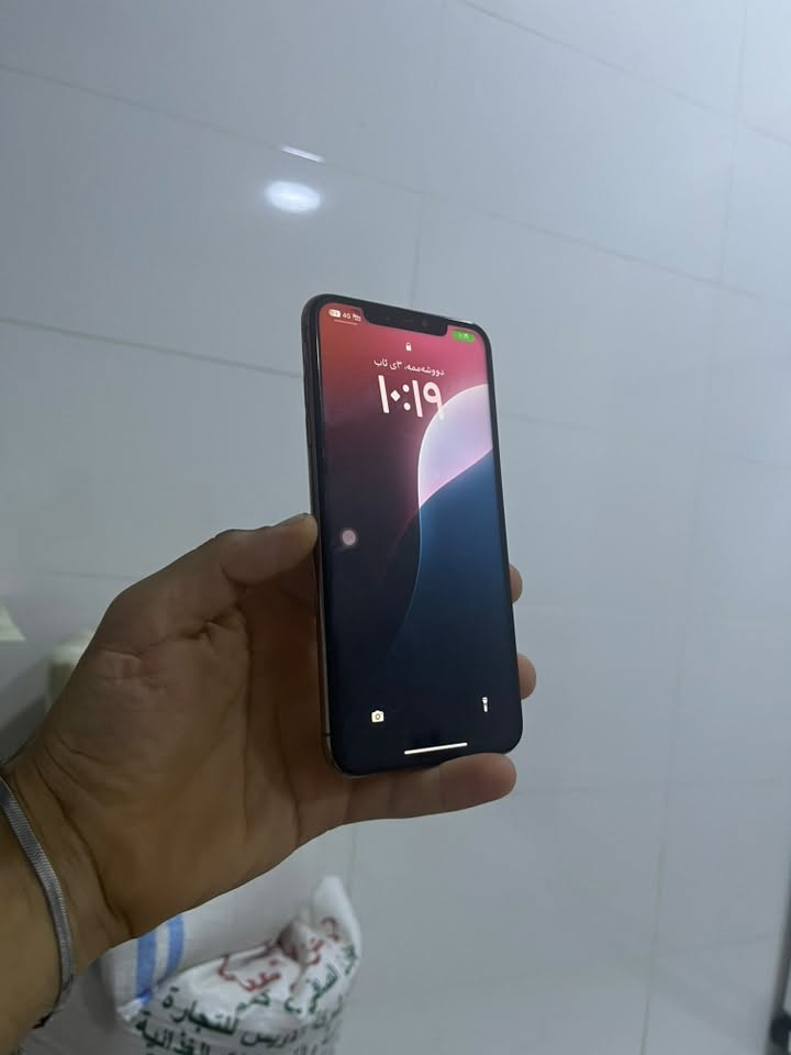 Iphon X maX 256 
 جهاز مبذل بطارية + شاشة 
فقط بي فطر ب شاشة 
سعر ١٧٥ مجال بسيط
***********
