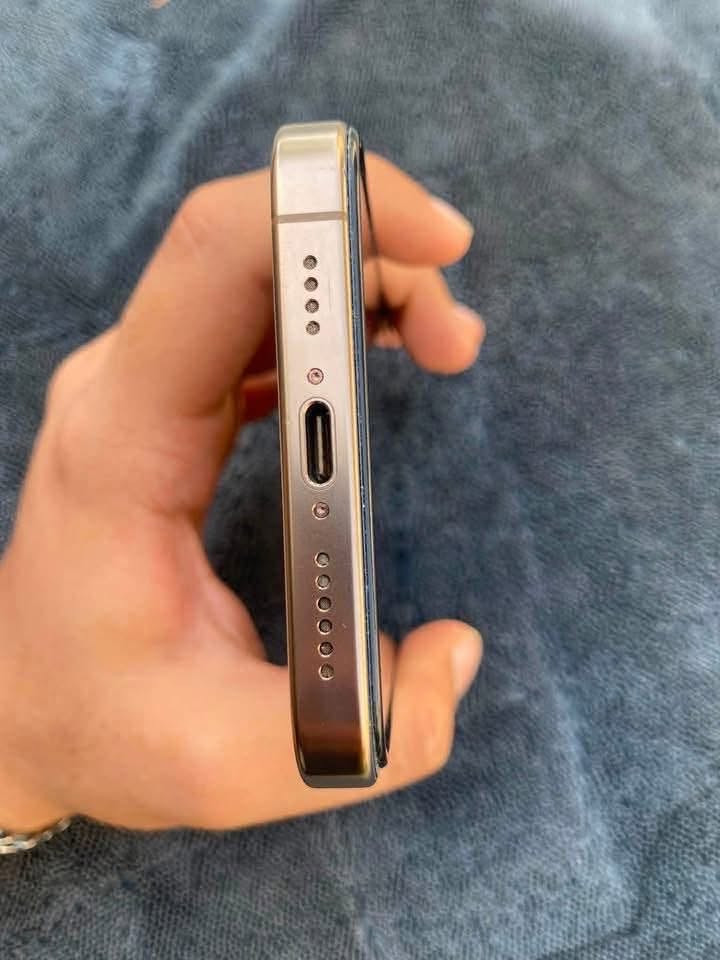 للبيع iPhone 16 Pro Max – 256GB
📱 اللون: صحراوي تيتانيوم (Desert Titanium)
بطاريه 94
*********** 
السعر ١٣٥٠
