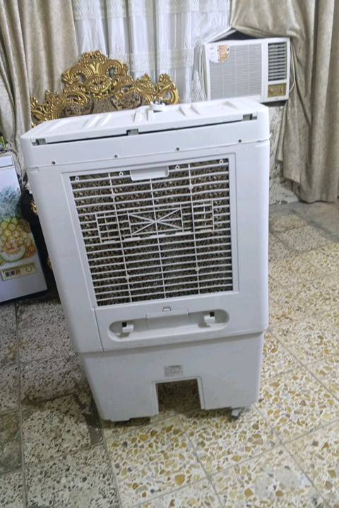 كونفيره جديده صارلهه شهر من ماخذيه كلشي مابيهه جديده بس احنا لان بيتنا صغير و مابي شباك مرهمت جوه للبيع السعر 110 عنواني الاعضميه  ***********