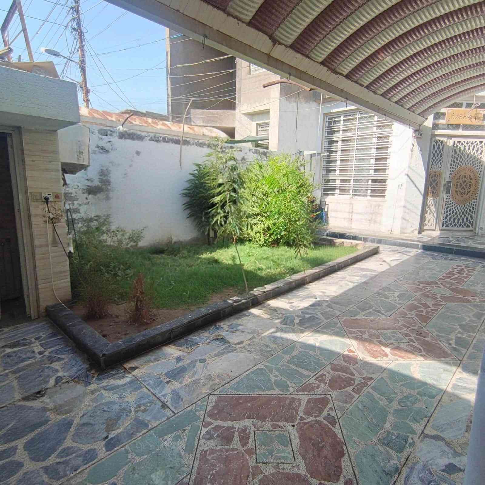 � للبيع بيت في الشعب – الديوان

📍 الموقع: الشعب – الديوان، بداية شارع 40
📐 المساحة: 150 م²
🏢 ثلاثة طوابق

🔹 الطابق الاول 
•استقبال
• صالة كبيرة
• غرفة
• صحيات

🔹 الطابق الثاني:
• غرفتين
• صحيات

🔹 الطابق الثالث:
• غرفة
• صحيات
• سطح

📜 نوع السند: طابو صرف

💰 ملاحظة: مبادرة المصرف العقاري  مطلوب عليه قرض بقيمة 100 مليون دينار.

•السعر؛250مليون دينار
📞•الرقم للتواصل والاستفسار:***********
