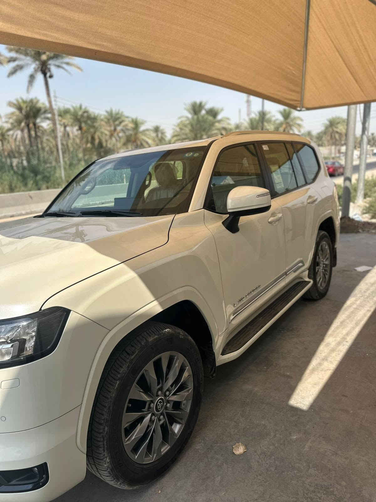 لاندكروزر موديل 2022 فول مواصفات
ماشيه 39 رقم بغداد بأسمي مغلفه ppf حمايه 
مكفولة كفالة عامة من كل النواحي استخدام شخصي ***********
