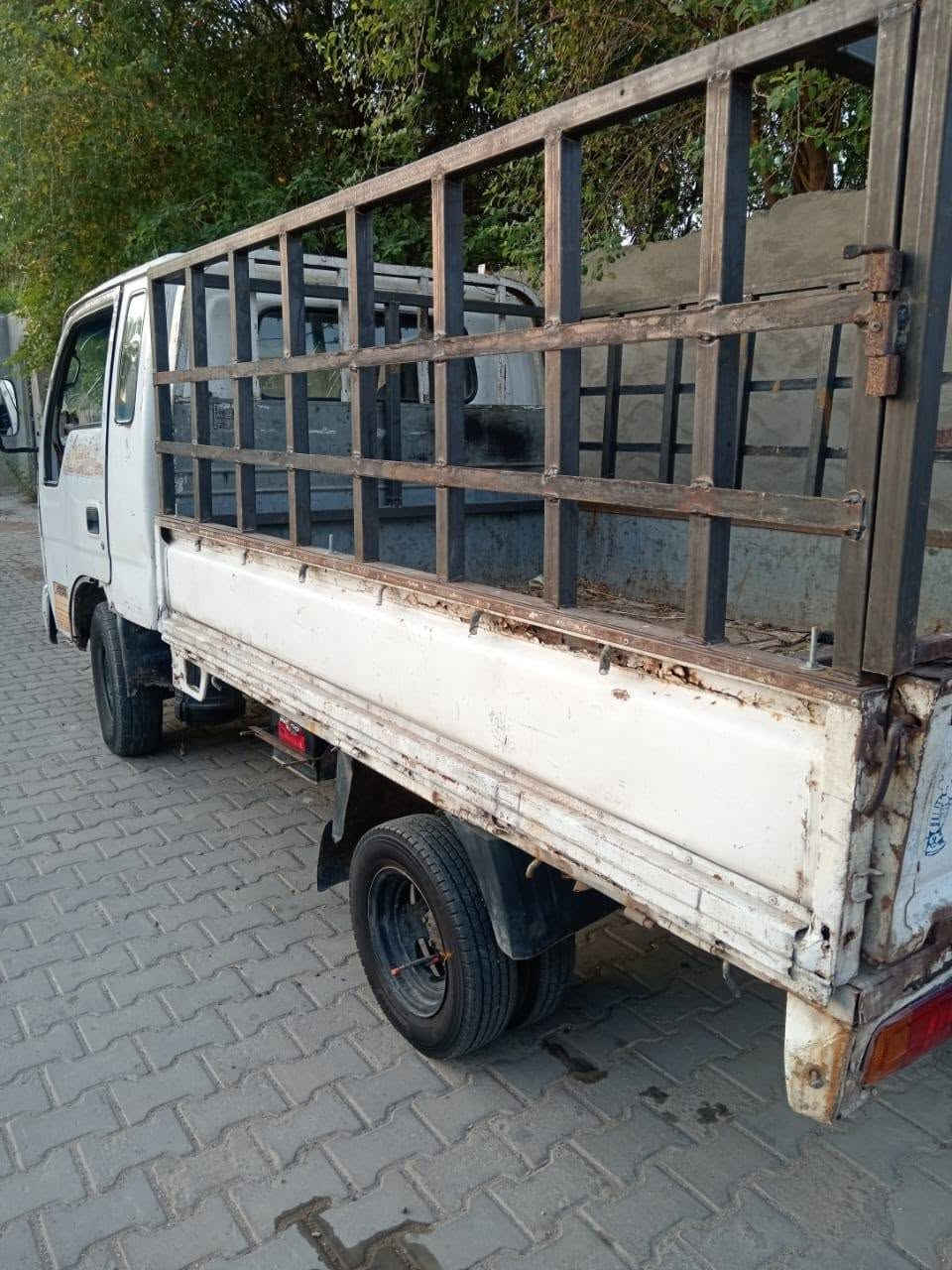 السلام وعليكم فونتيره للبيع موديل ٩٨ تحولي مباشر اي نقص مابيهه خير من الله المكلن الوسفيه السعر ٣٥وبيهه مجال موبايل ***********

